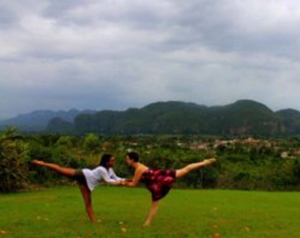 The group explored three very different places: the bustling city life of Havana, the laid back mountains and farms of Viñales, and the swamp life of Korimakao where employees do art for social change, ranging from dance and acting to music and lighting.